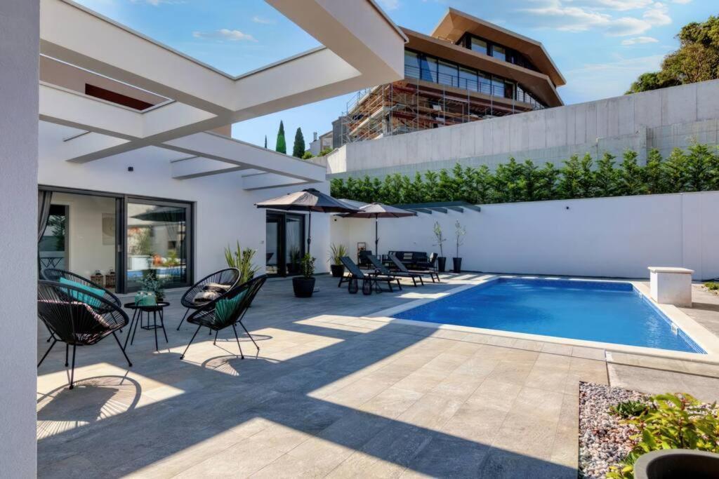 Vila Design M Pula, Pjescana Uvala