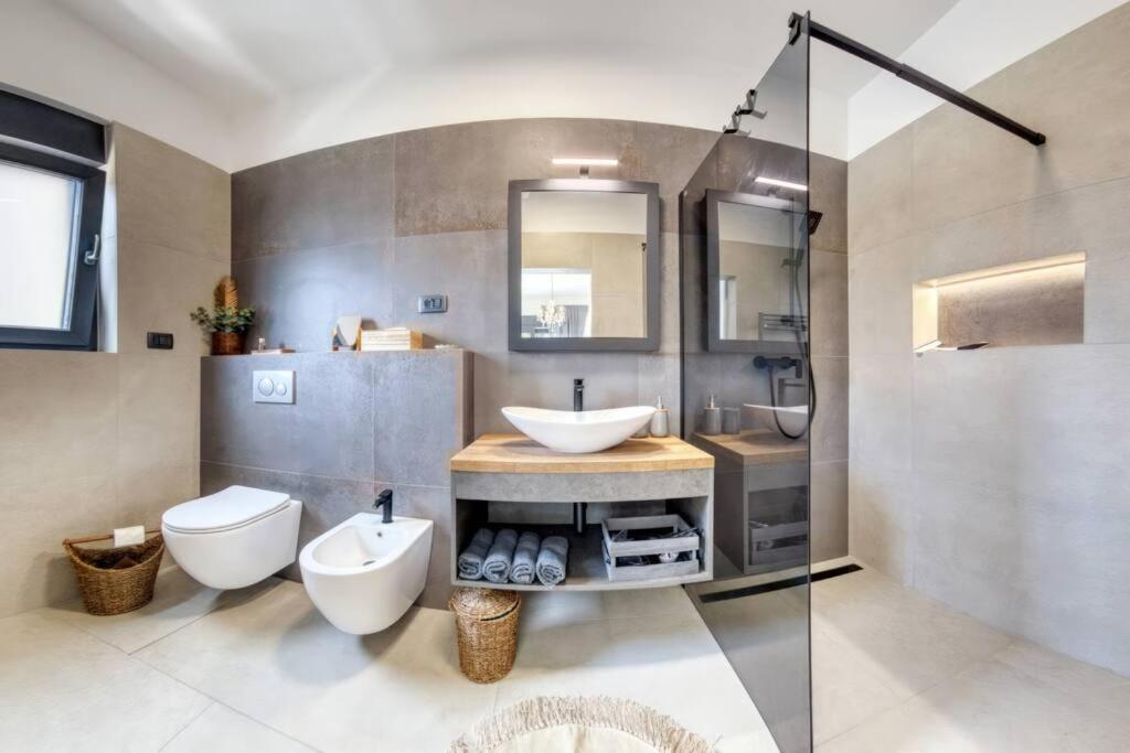 Design M Pula, Pjescana Uvala Vila Pula